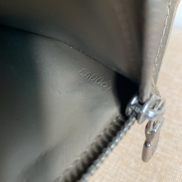 Authentic Louis Vuitton Taupe Epi Leather Sarah Wallet - Picture 10 of 10